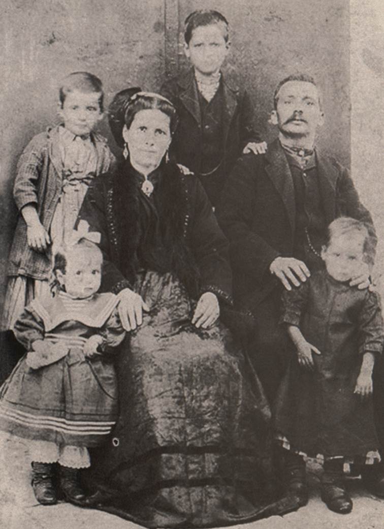 Livadi,  family Papanikolaou 1910